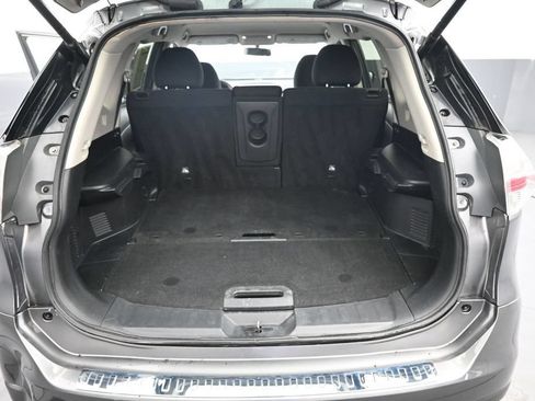 Used 2015 Nissan Rogue SV w/ SV Premium Package FWD image 14