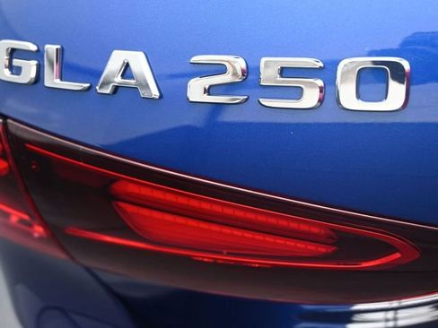 New 2025 Mercedes-Benz GLA 250 image 12