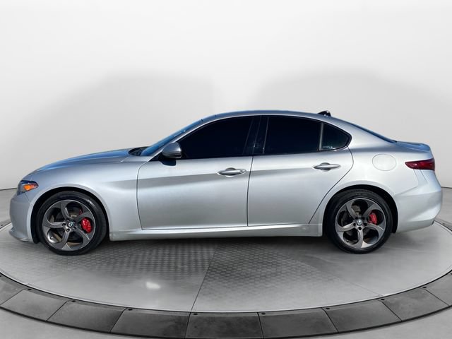 Used 2017 Alfa Romeo Giulia AWD w/ Sport Appearance Package image 2
