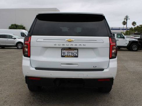 Used 2024 Chevrolet Suburban LT RWD image 4