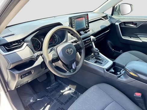 Used 2021 Toyota RAV4 XLE FWD image 9