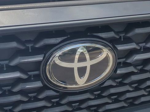 Used 2023 Toyota Corolla Cross LE FWD image 13
