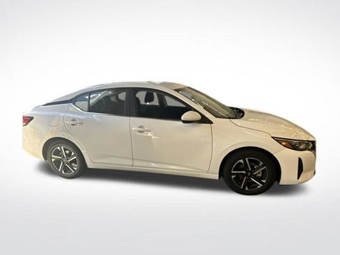 Used 2024 Nissan Sentra SV FWD image 8