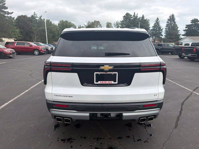 Used 2024 Chevrolet Traverse LT w/ Trailering Package FWD image 7