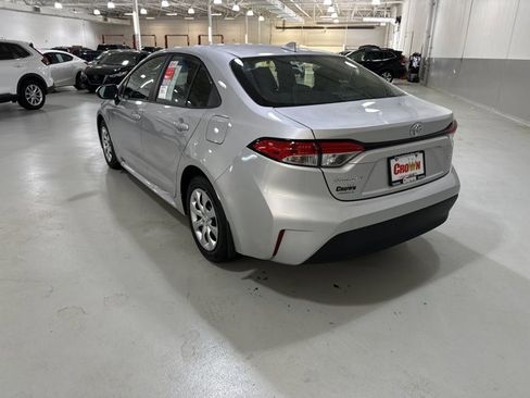 Used 2025 Toyota Corolla LE image 6