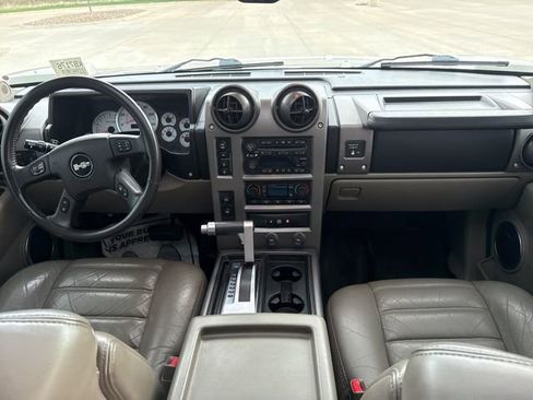 Used 2004 HUMMER H2 w/ Preferred Equipment Group image 22