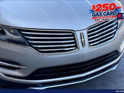 Used 2017 Lincoln MKC Select w/ Select Plus Package AWD/4WD image 30
