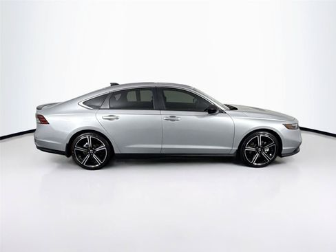 Used 2024 Honda Accord Sport image 9