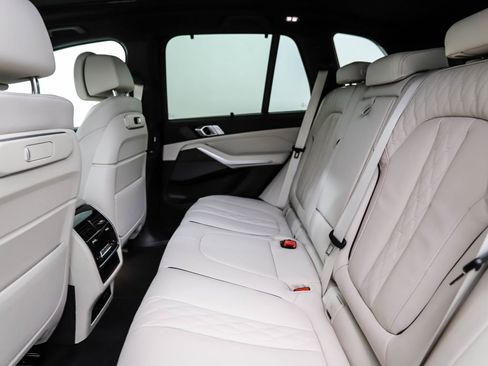 New 2026 BMW X5 xDrive40i w/ M Sport Package image 21