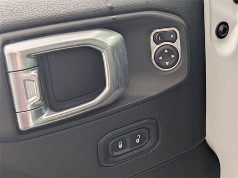 Used 2020 Jeep Gladiator Rubicon image 11