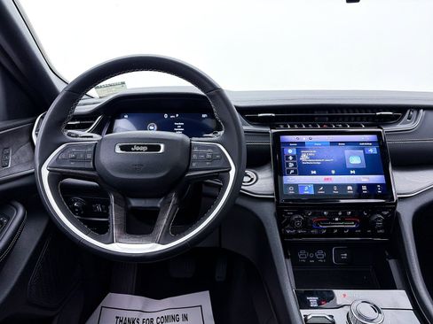 Used 2024 Jeep Grand Cherokee L Limited w/ Luxury Tech Group II image 6