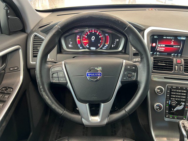 Used 2016 Volvo XC60 T6 w/ Proximity Package AWD/4WD image 23