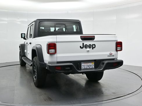 Used 2020 Jeep Gladiator Sport image 24
