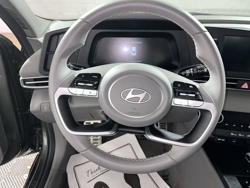 Used 2025 Hyundai Elantra Sport FWD image 16