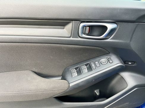 Used 2023 Honda Civic Sport image 17