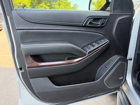 Used 2017 GMC Yukon XL SLT image 12