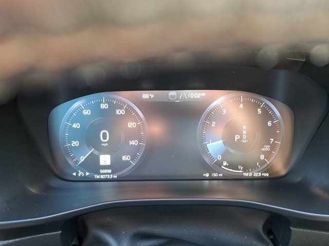 Used 2021 Volvo XC40 T4 R-Design w/ Climate Package FWD image 11
