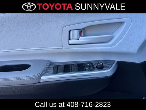 Used 2025 Toyota Sienna LE image 15