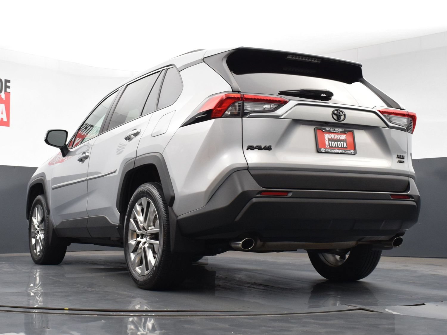 Used 2021 Toyota RAV4 XLE Premium AWD/4WD image 31