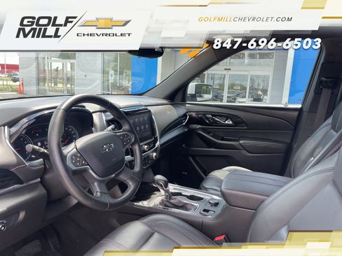 Certified 2023 Chevrolet Traverse RS FWD image 13