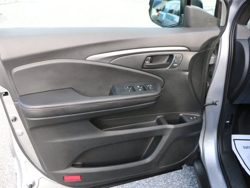 Used 2023 Honda Passport TrailSport image 16