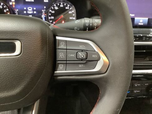 Used 2022 Jeep Compass Trailhawk image 15