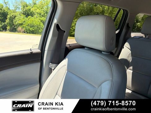 Used 2019 GMC Acadia SLT AWD/4WD image 32