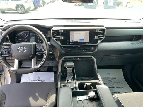 Used 2022 Toyota Tundra SR5 w/ SR5 Convenience Package AWD/4WD image 22