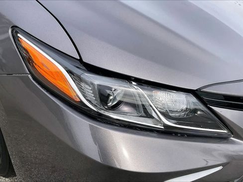 Used 2021 Toyota Camry LE image 24