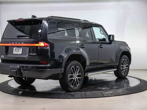 Used 2024 Lexus GX 550 w/ Accessory Package (Z1) AWD/4WD image 4