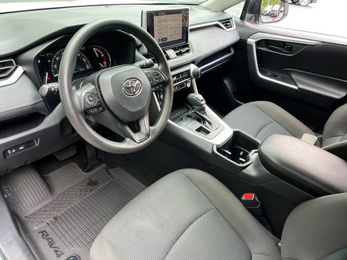 Used 2025 Toyota RAV4 LE AWD/4WD image 10