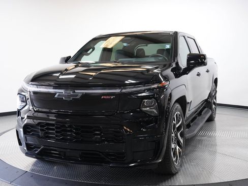 Used 2025 Chevrolet Silverado EV RST AWD/4WD image 4