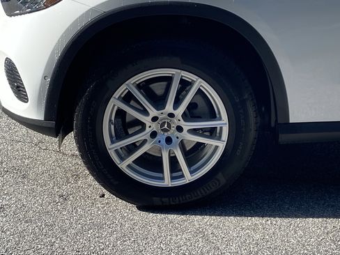 Certified 2025 Mercedes-Benz GLC 300 4MATIC image 17