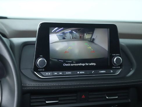 Used 2023 Nissan Rogue SV image 28