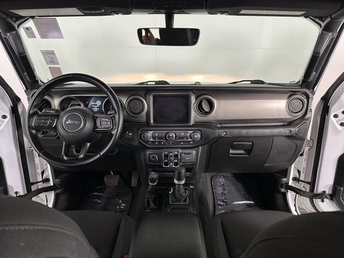 Used 2021 Jeep Gladiator Sport image 4