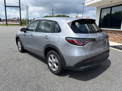 Used 2023 Honda HR-V LX image 6