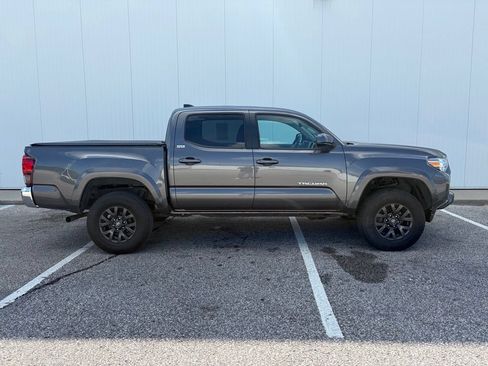 Used 2021 Toyota Tacoma SR5 AWD/4WD image 9