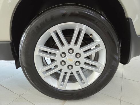 Used 2015 Chevrolet Traverse LT w/ Style and Technology Package FWD image 11