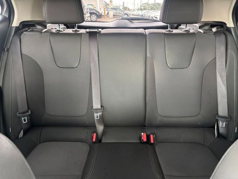 Used 2025 Buick Encore GX Preferred image 37