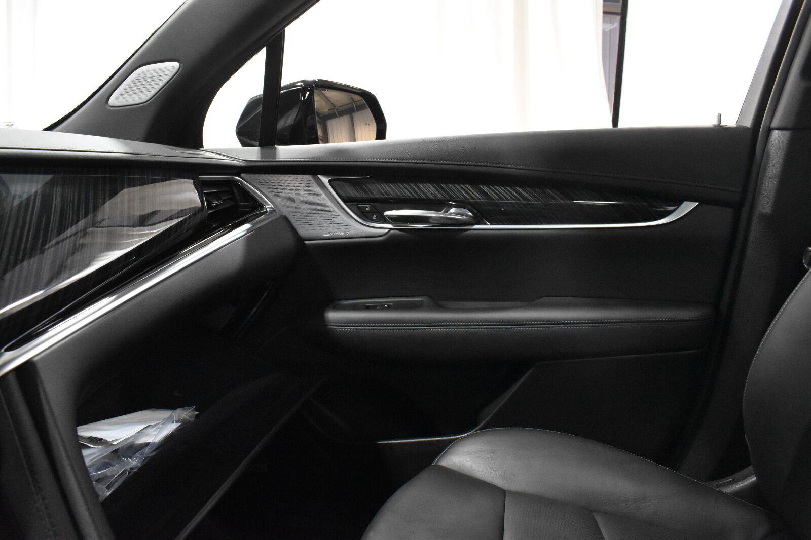 Used 2024 Cadillac XT6 Premium Luxury w/ LPO, Floor Liner Package FWD image 19