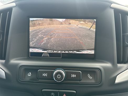 Used 2024 GMC Terrain SLE image 13