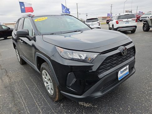 Used 2021 Toyota RAV4 LE image 10