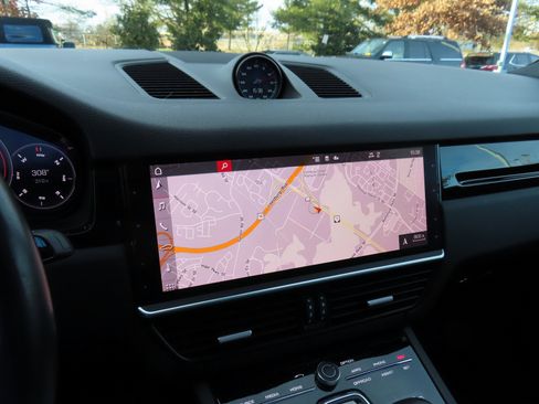 Used 2021 Porsche Cayenne Coupe image 21