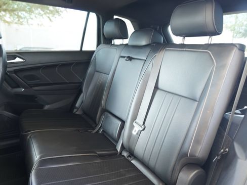 Certified 2023 Volkswagen Tiguan SE R-Line FWD image 31