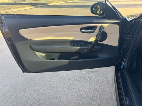 Used 2009 BMW 128i Convertible image 11