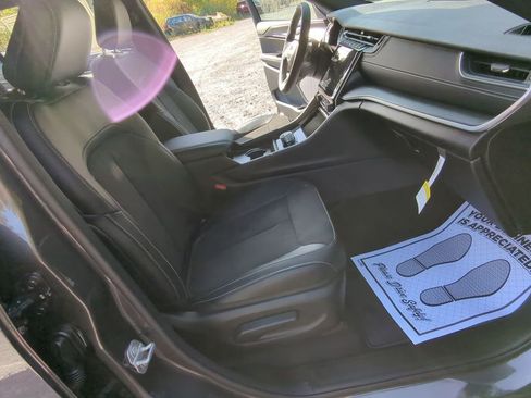 New 2025 Jeep Grand Cherokee L Altitude image 26