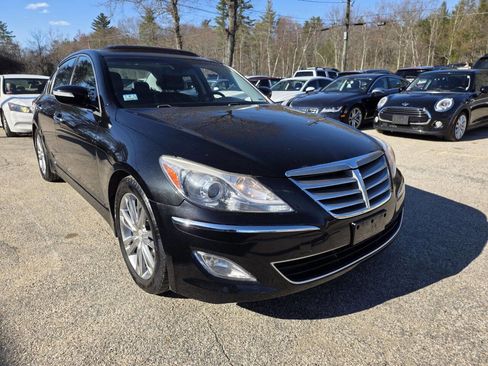 Used 2013 Hyundai Genesis 3.8 w/ Premium Pkg RWD image 6