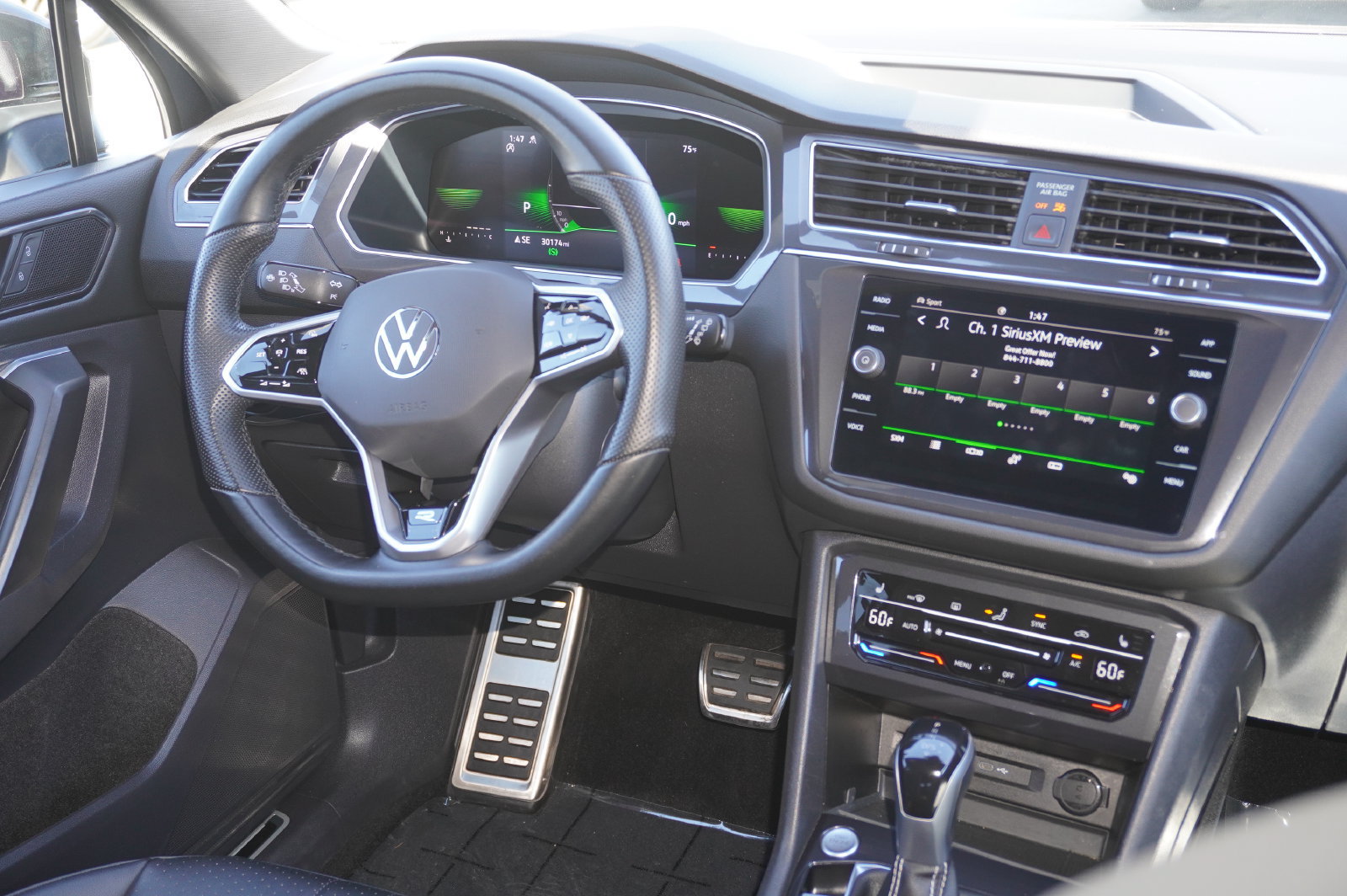 Used 2023 Volkswagen Tiguan SE R-Line AWD/4WD image 7