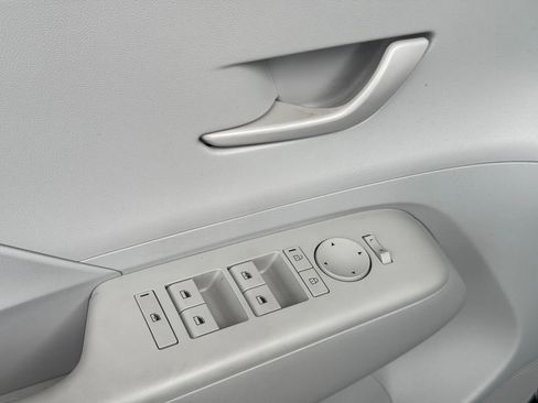 Used 2024 Hyundai Kona SEL FWD image 20
