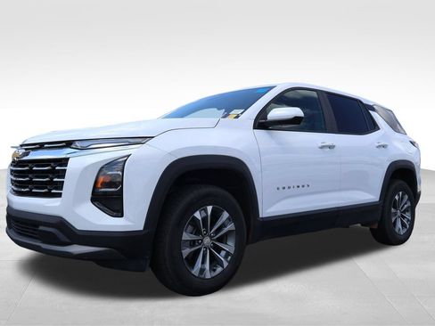 Used 2025 Chevrolet Equinox LT AWD/4WD image 4